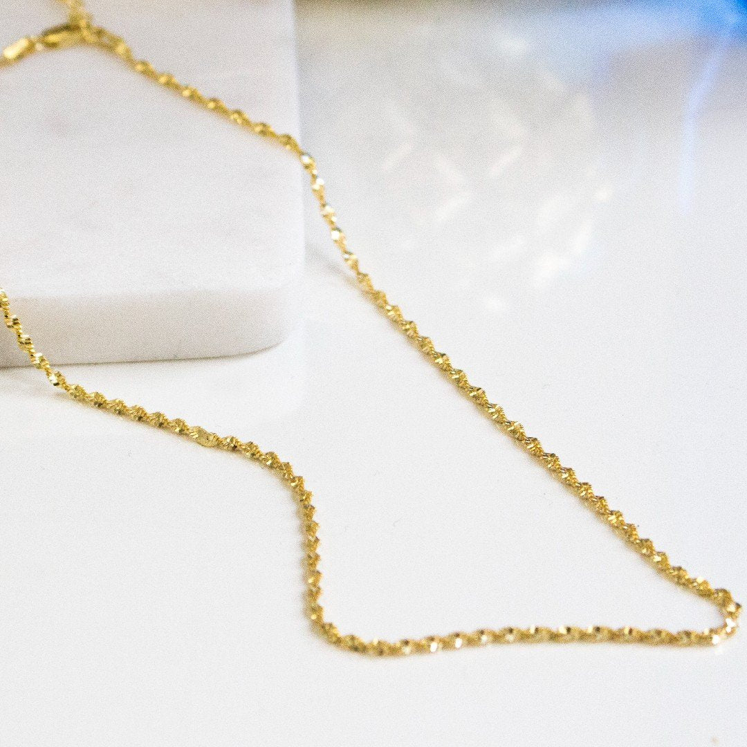 GOLD TWISTED MAGIC CHOKER