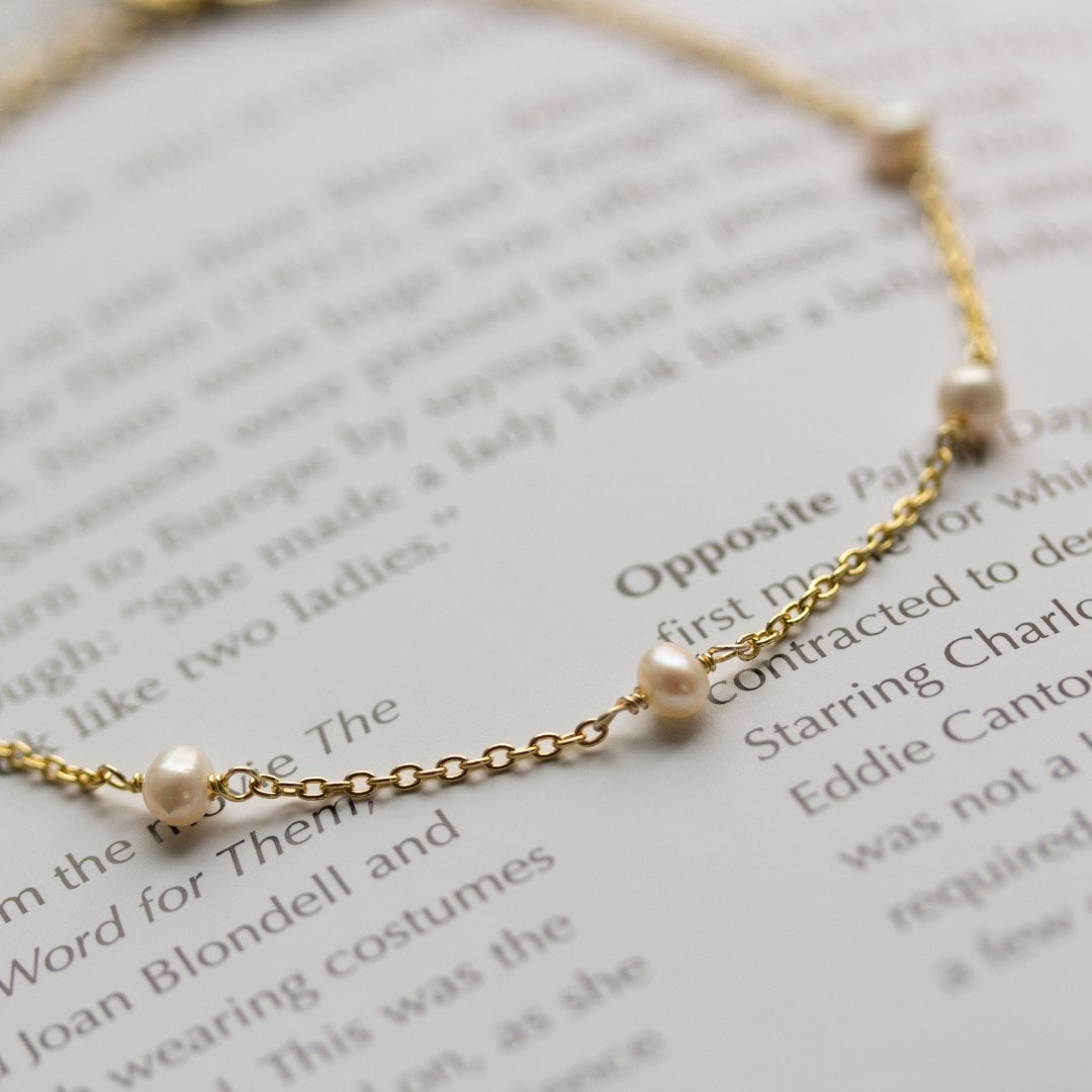 DAINTY PEARL BRACELET in GOLD