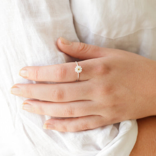 SILVER ENAMEL DAISY RING