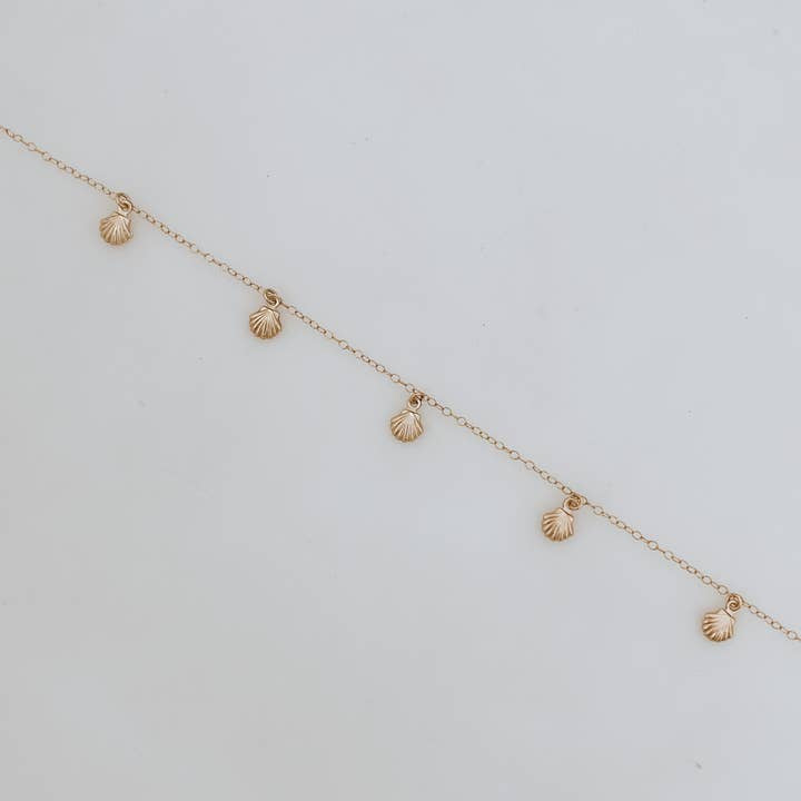 GIGI SHELL NECKLACE