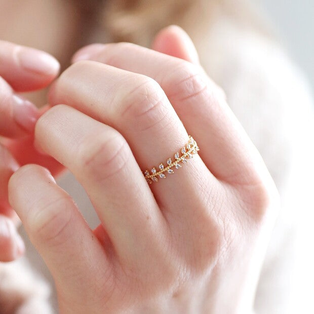 GOLD CRYSTAL LEAVES RING
