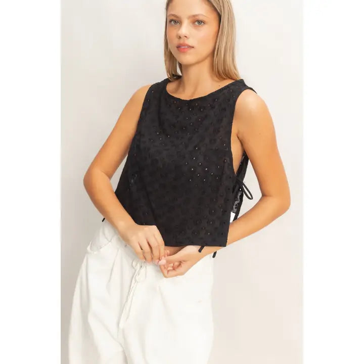 SLEEVELESS EYELET TOP