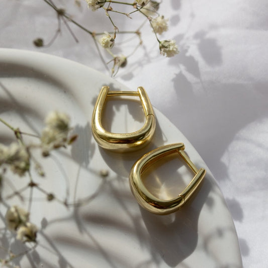 TAPERED U SHAPE HUGGIES in GOLD