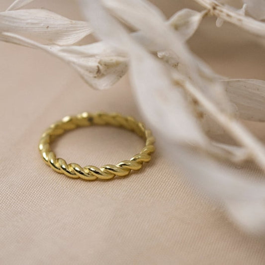 CHUNKY ROPE RING in GOLD