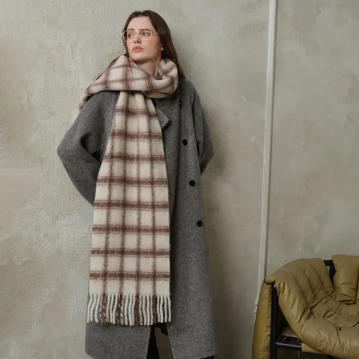 GRID TASSLE SCARF