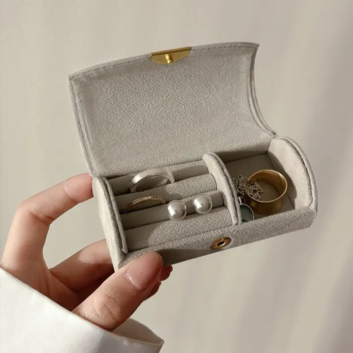MINI JEWELRY CASE