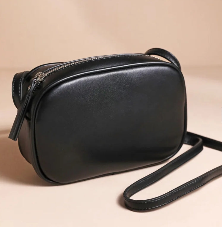 BLACK RECTANGULAR CROSSBODY