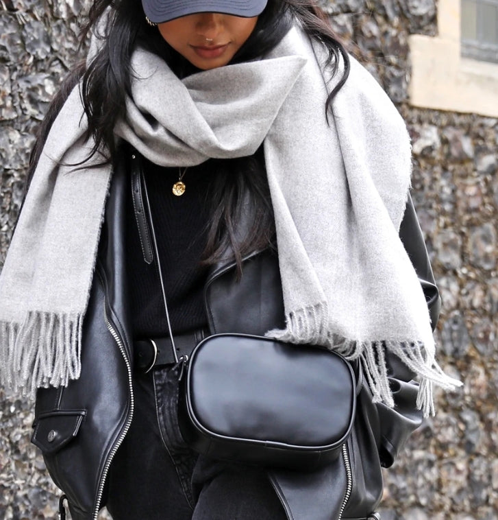BLACK RECTANGULAR CROSSBODY