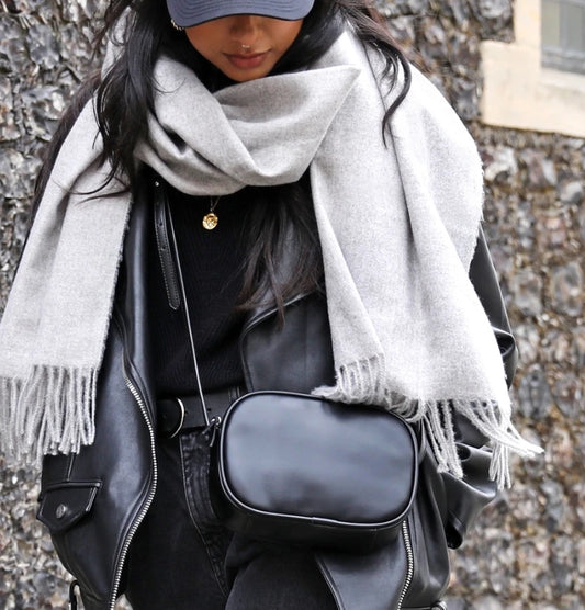 BLACK RECTANGULAR CROSSBODY