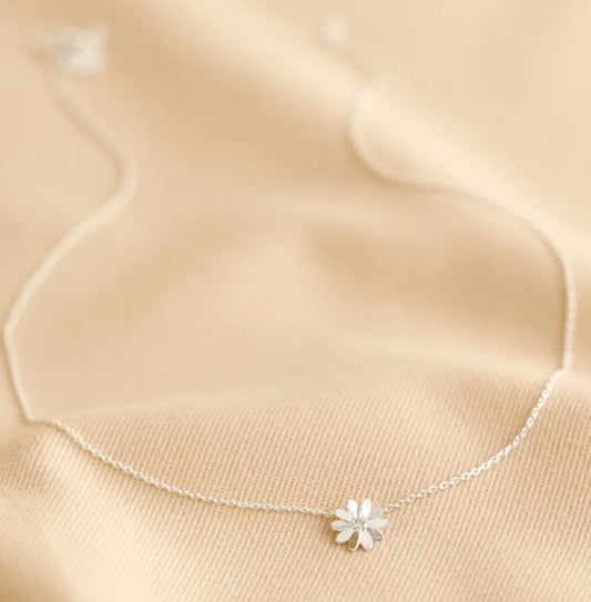SILVER DAISY CHARM NECKLACE