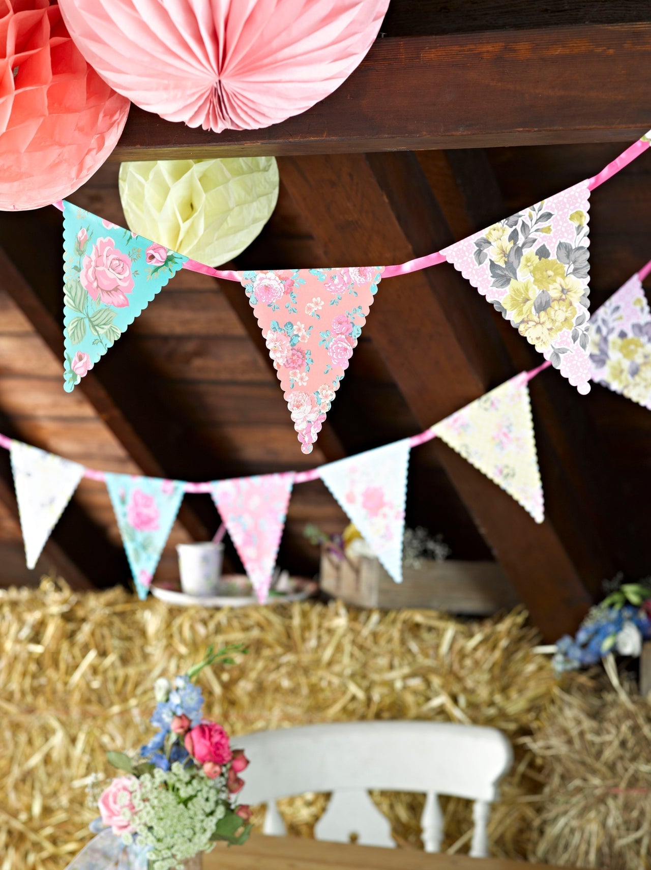 FLORAL VINTAGE BUNTING