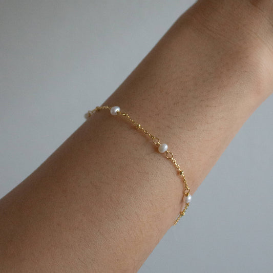 PEARL BRACELET in GOLD