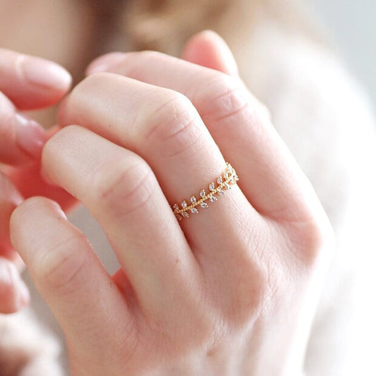 GOLD CRYSTAL LEAVES RING