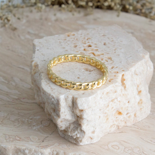CURB STACKING RING in GOLD